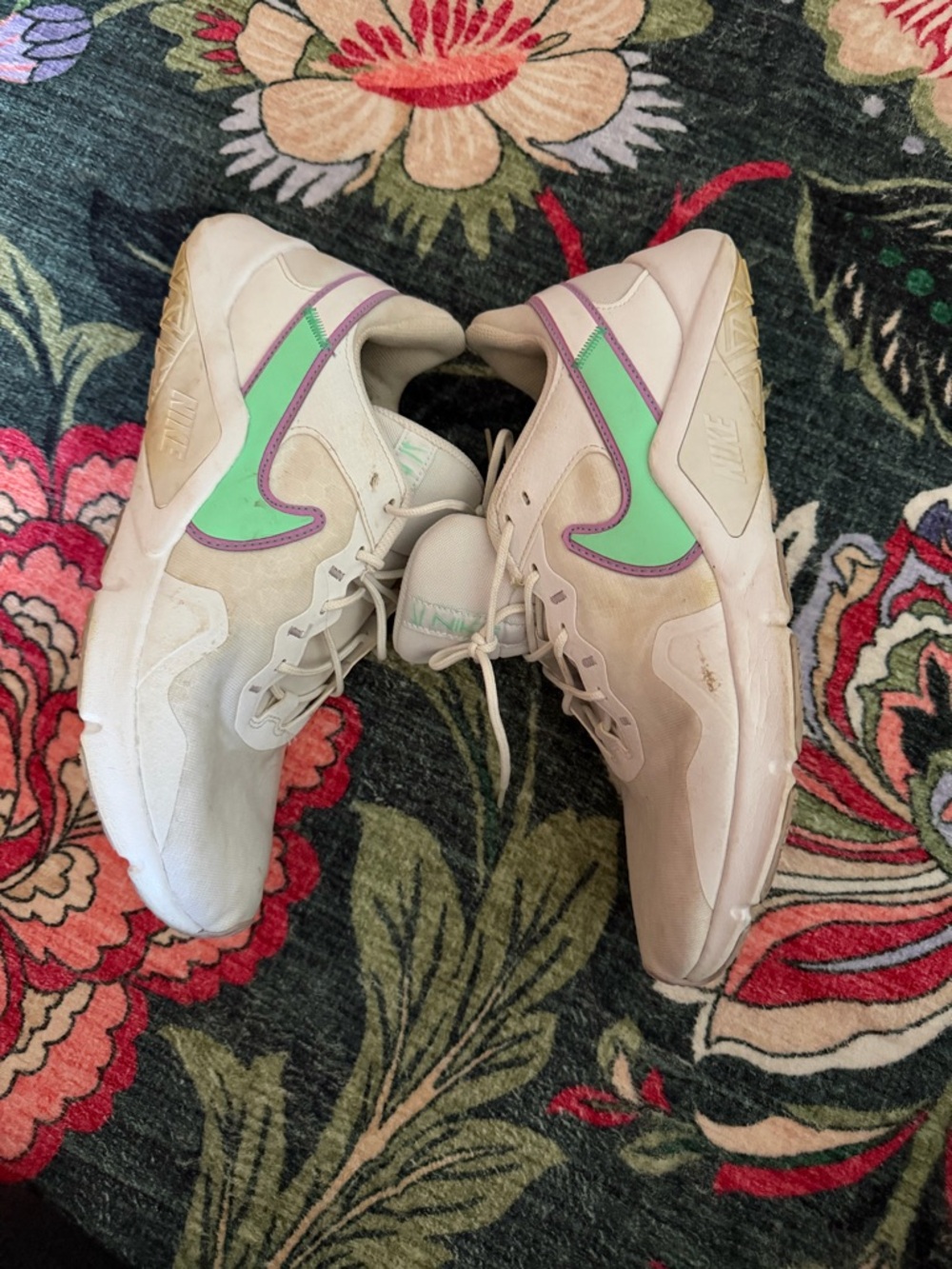 3/$25 ✨ Nike Legend Essential 2 White Mint Pink Training Shoes Women’s 11 - Picture 2 of 11